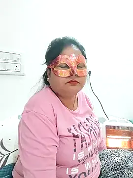 Snapshot of BBW_HOT_COUPLE chatting on January 2, 2025, 10:26 am BBW HOT COUPLE online show from January 2, 2025, 10:26 am