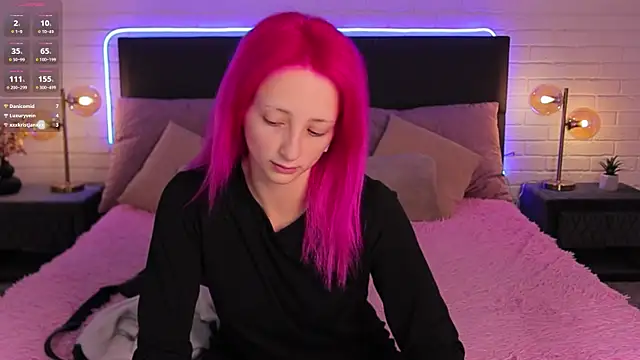 Selena Lily online show from October 16, 2025, 12:28 pm