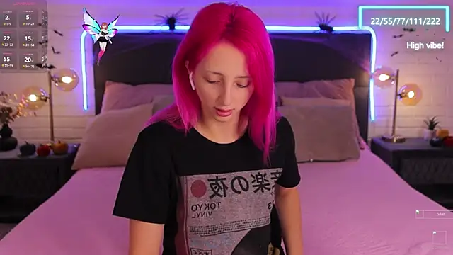 Selena Lily online show from November 1, 2025, 7:21 am