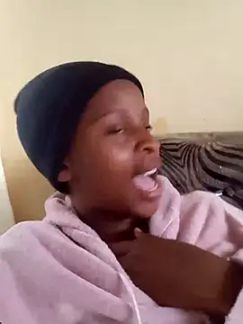 Snapshot of Nomawethu2002 chatting on November 16, 2025, 7:25 am Nomawethu2002 online show from November 16, 2025, 7:25 am