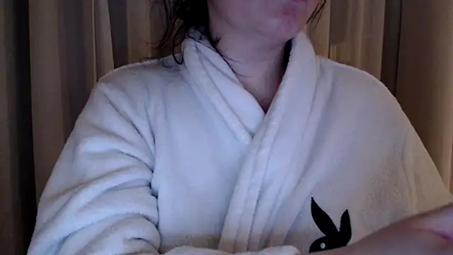Snapshot of Sandysecret chatting on March 11, 2025, 8:31 pm Sandysecret online show from March 11, 2025, 8:31 pm