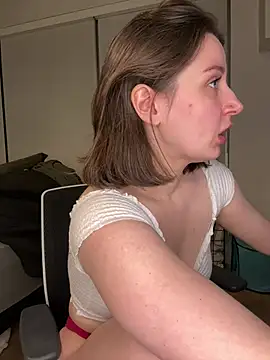 nerdynina online show from January 8, 2025, 2:14 am