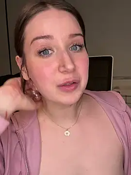 nerdynina online show from February 21, 2025, 11:54 pm