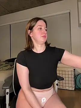 nerdynina online show from March 9, 2025, 12:10 am