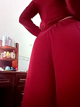 Snapshot of ___Erin___ chatting on March 5, 2026, 3:24 am Erin online show from March 5, 2026, 3:24 am