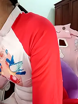 Snapshot of ___Erin___ chatting on March 19, 2026, 2:26 am Erin online show from March 19, 2026, 2:26 am