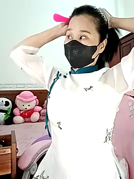 Snapshot of ___Erin___ chatting on March 23, 2026, 1:31 am Erin online show from March 23, 2026, 1:31 am