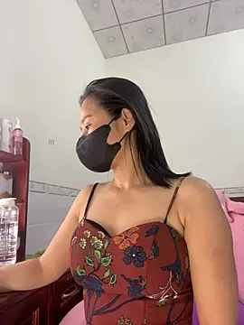 Snapshot of ___Erin___ chatting on April 8, 2026, 2:11 am Erin online show from April 8, 2026, 2:11 am