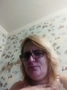 Forest-Lady online show from October 26, 2025, 9:26 am