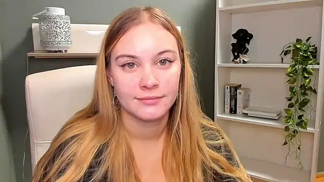 Snapshot of kitty_valeria chatting on December 21, 2024, 11:11 am kitty valeria online show from December 21, 2024, 11:11 am