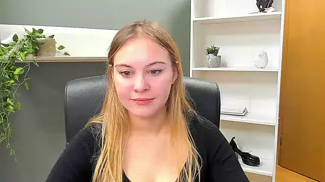 Snapshot of kitty_valeria chatting on January 12, 2025, 2:19 pm kitty valeria online show from January 12, 2025, 2:19 pm