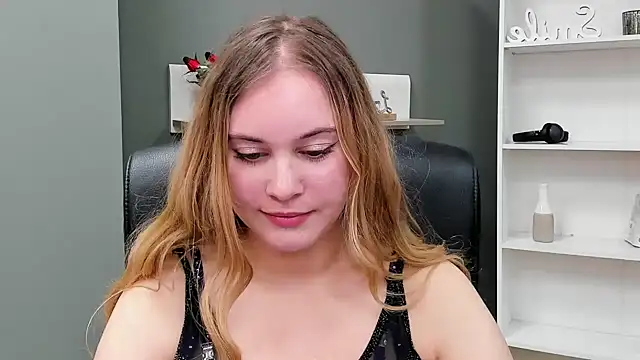 Snapshot of kitty_valeria chatting on March 9, 2025, 2:32 pm kitty valeria online show from March 9, 2025, 2:32 pm