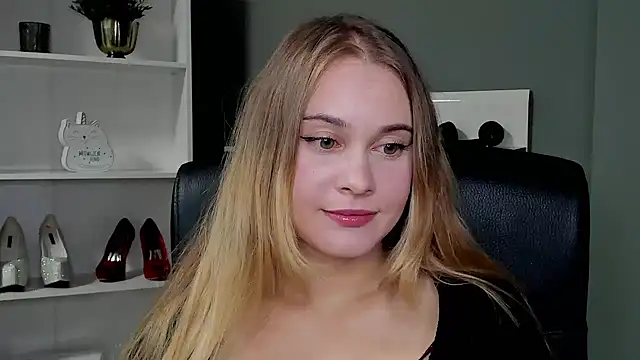 Snapshot of kitty_valeria chatting on September 22, 2025, 8:44 pm kitty valeria online show from September 22, 2025, 8:44 pm