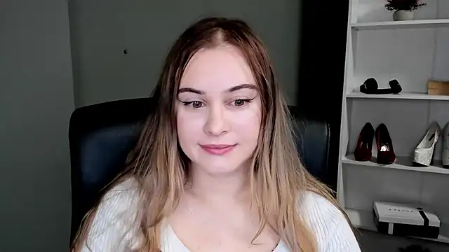 kitty valeria online show from February 25, 2026, 9:57 pm