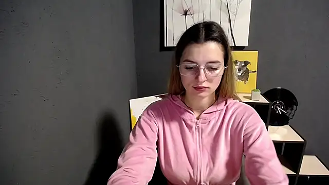 lady olivia  online show from November 10, 2025, 3:00 pm