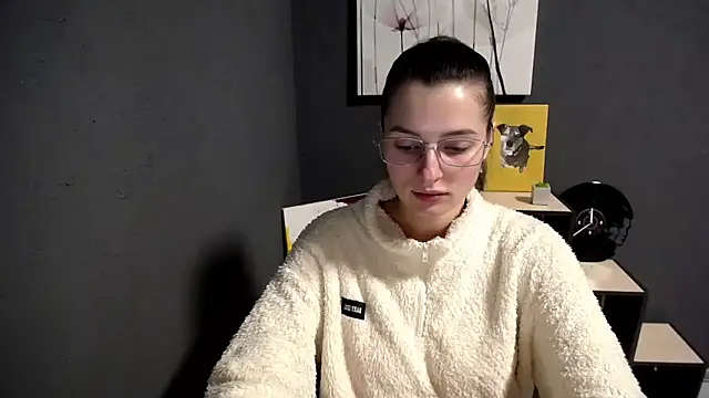 lady olivia  online show from January 6, 2026, 3:05 pm