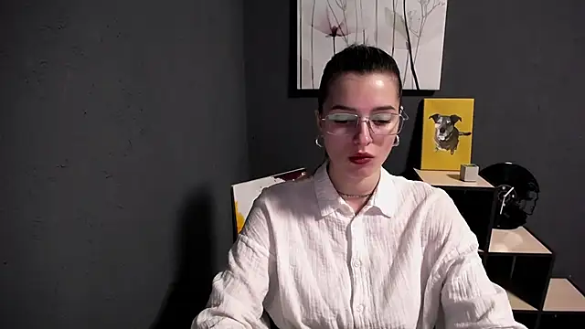 lady olivia  online show from March 18, 2026, 1:58 pm