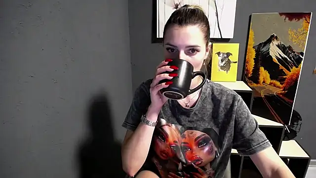 Snapshot of lady_olivia_ chatting on June 8, 2026, 2:17 pm lady olivia online show from June 8, 2026, 2:17 pm