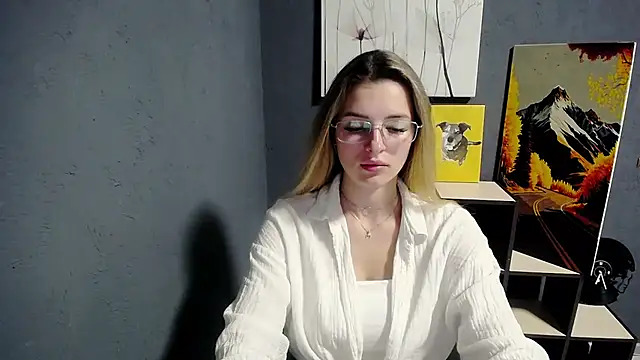 Snapshot of lady_olivia_ chatting on July 9, 2026, 12:53 pm lady olivia online show from July 9, 2026, 12:53 pm