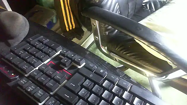 Snapshot of Carte1921 chatting on October 8, 2025, 1:20 pm Carte1921 online show from October 8, 2025, 1:20 pm