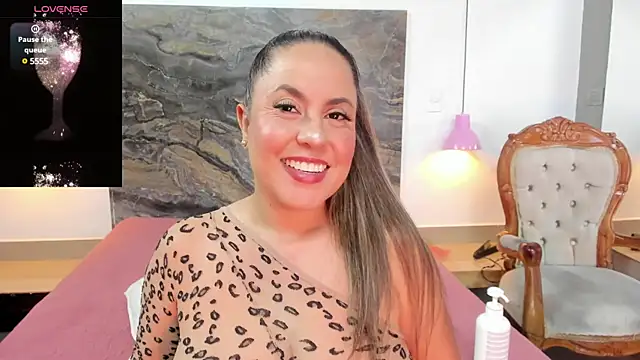 Alisson zambrano online show from February 24, 2025, 8:14 pm