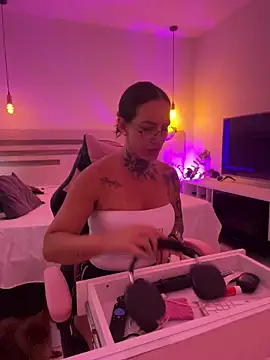 Snapshot of YasmimBrasil chatting on March 2, 2026, 8:26 pm YasmimBrasil online show from March 2, 2026, 8:26 pm