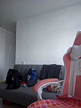 azumiichan online show from October 18, 2025, 1:23 pm