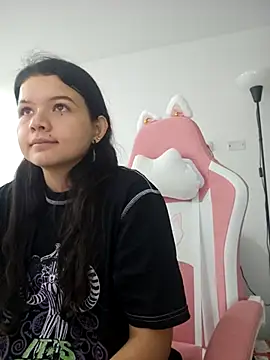 azumiichan online show from October 22, 2025, 12:00 am