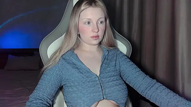 Snapshot of x_ivy_x chatting on February 8, 2026, 5:16 pm x ivy x online show from February 8, 2026, 5:16 pm