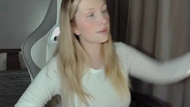 Snapshot of x_ivy_x chatting on February 15, 2026, 5:20 pm x ivy x online show from February 15, 2026, 5:20 pm