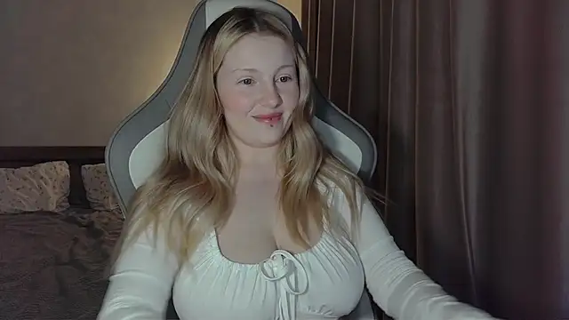 Snapshot of x_ivy_x chatting on February 24, 2026, 5:22 pm x ivy x online show from February 24, 2026, 5:22 pm