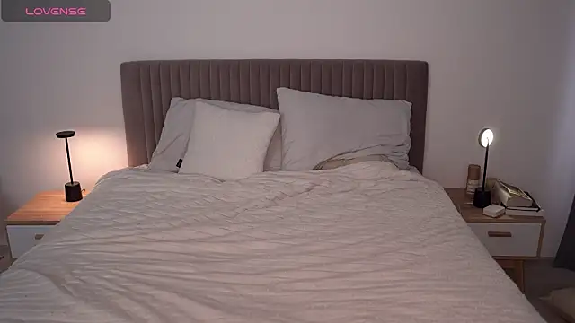 arielbell  online show from January 29, 2025, 11:41 am