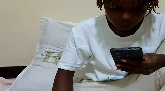 Snapshot of Sexy_kienyeji chatting on February 3, 2025, 5:46 pm Sexy kienyeji online show from February 3, 2025, 5:46 pm