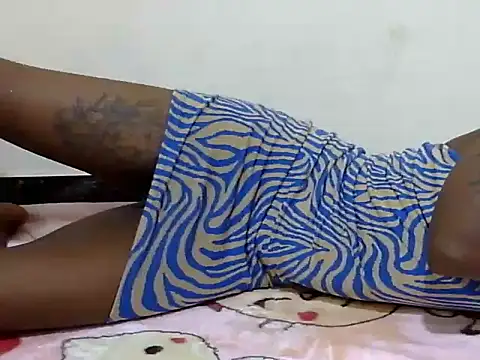 Snapshot of Sexy_kienyeji chatting on February 9, 2025, 10:32 pm Sexy kienyeji online show from February 9, 2025, 10:32 pm