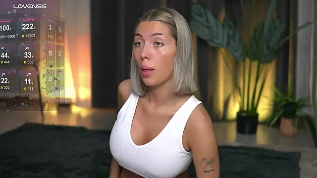 AudreyZanne online show from October 16, 2025, 5:08 am