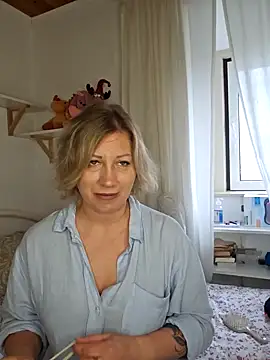 zarina3003 online show from March 5, 2026, 12:23 pm