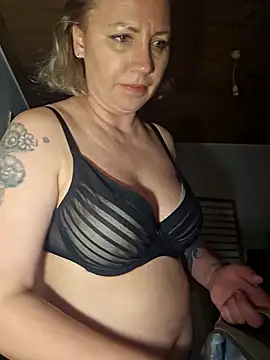 zarina3003 online show from April 3, 2026, 1:36 am