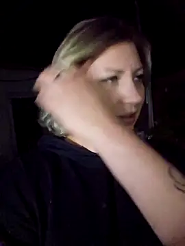 zarina3003 online show from April 3, 2026, 9:02 pm