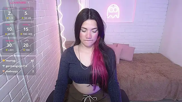 Snapshot of Chiara_tay chatting on October 5, 2025, 12:03 pm Chiara tay online show from October 5, 2025, 12:03 pm