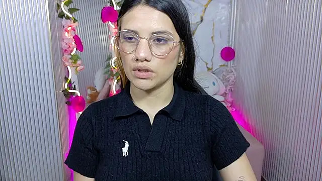 Chiara tay online show from June 12, 2026, 7:13 pm