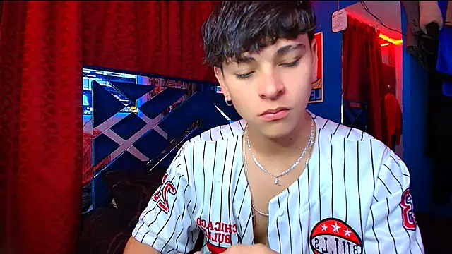 Luke Howland online show from October 1, 2025, 11:33 pm