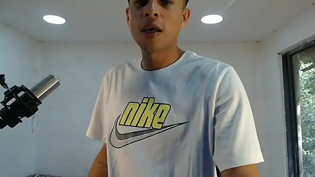 Snapshot of danielitopapuu chatting on September 23, 2025, 8:12 pm danielitopapuu online show from September 23, 2025, 8:12 pm