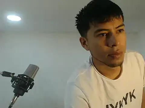 Snapshot of danielitopapuu chatting on October 16, 2025, 12:39 pm danielitopapuu online show from October 16, 2025, 12:39 pm