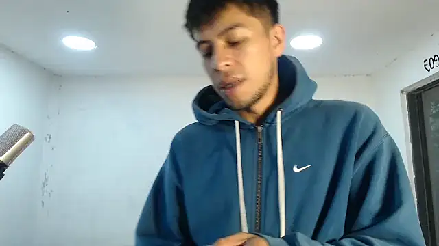 Snapshot of danielitopapuu chatting on October 17, 2025, 11:35 am danielitopapuu online show from October 17, 2025, 11:35 am