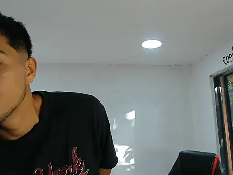 Snapshot of danielitopapuu chatting on October 28, 2025, 9:50 pm danielitopapuu online show from October 28, 2025, 9:50 pm