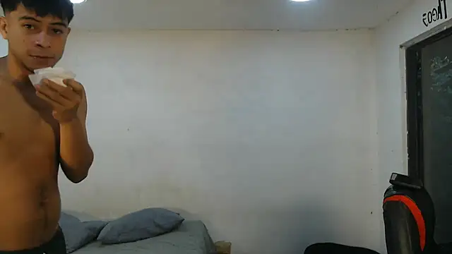 Snapshot of danielitopapuu chatting on October 29, 2025, 11:01 am danielitopapuu online show from October 29, 2025, 11:01 am