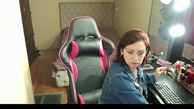 Carol Scottt online show from January 2, 2025, 7:55 am