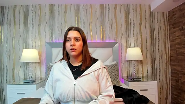 Snapshot of SophiaLaurens chatting on January 3, 2025, 4:06 pm SophiaLaurens online show from January 3, 2025, 4:06 pm