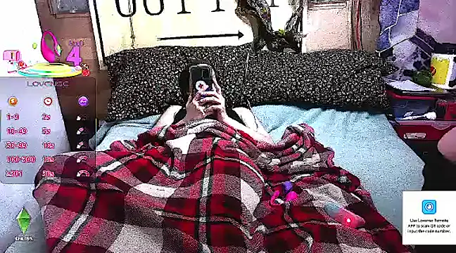 2nakedneighbors1 online show from March 4, 2025, 9:32 pm