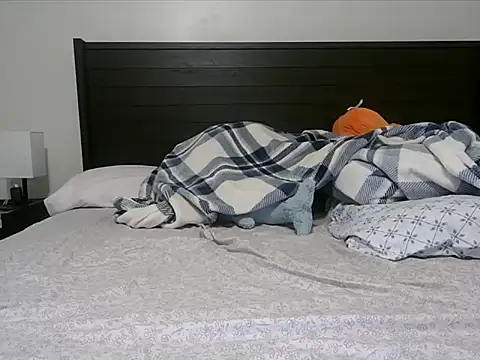 QueenLolaX online show from December 22, 2025, 5:59 am